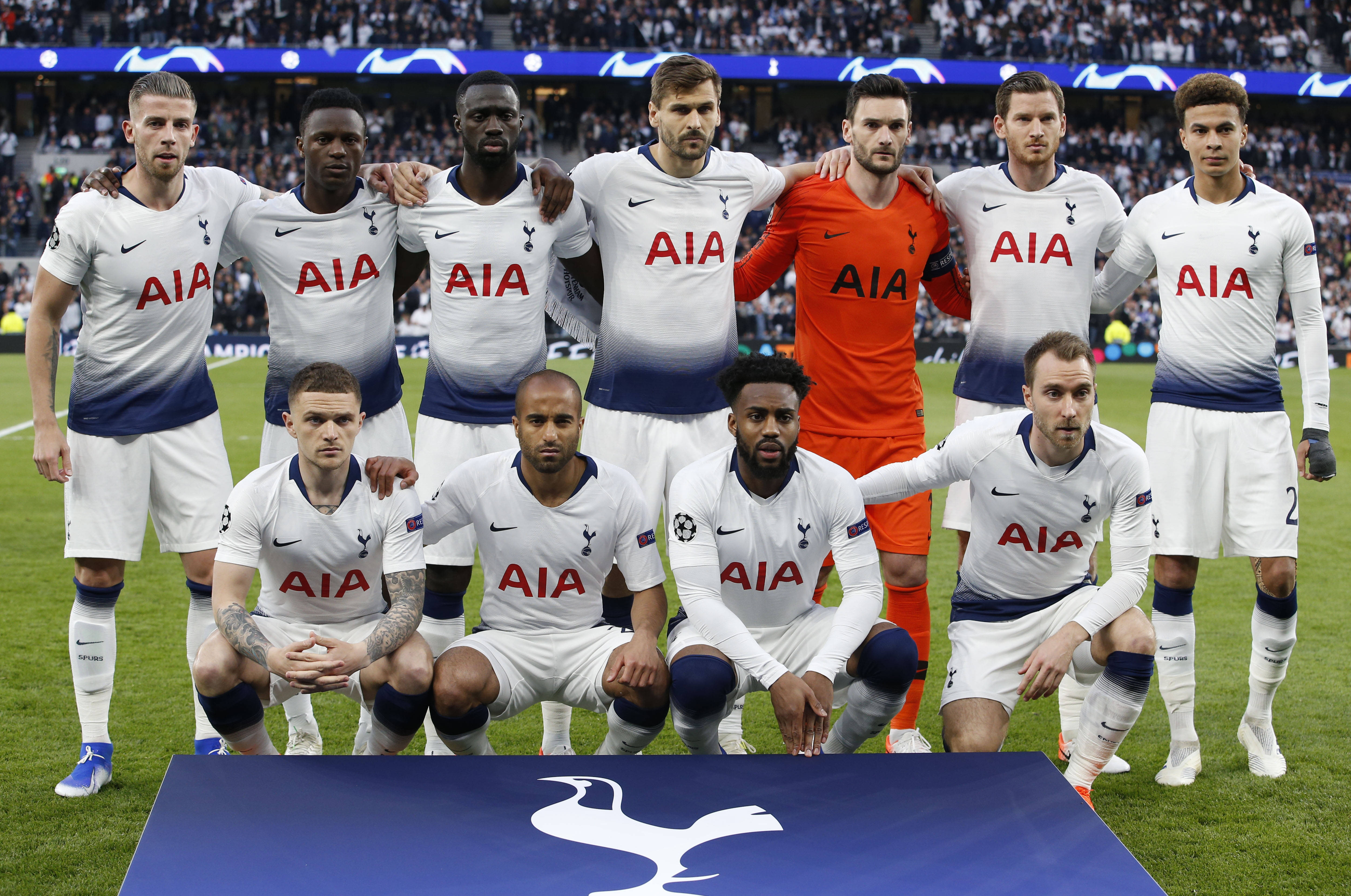 浓眉哥重返赛场，重返赛场首场状态出色，曼联观众沸腾！