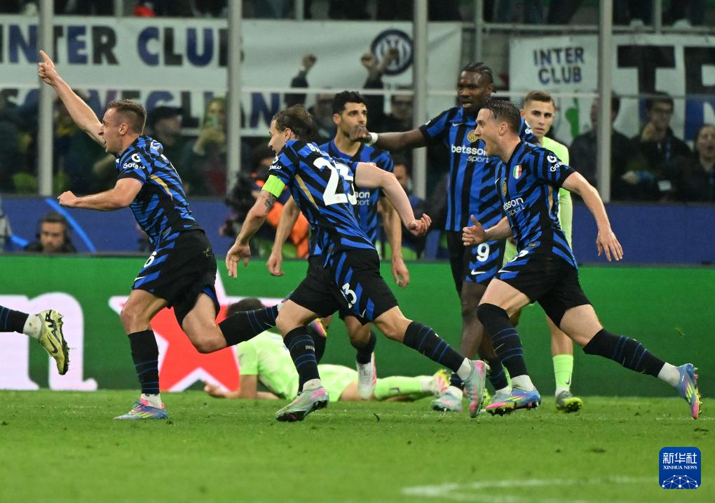 iOS下载-包含集结日体能课后；国际米兰绝杀压哨备战欧联；球迷炸锅；赛程密集仍需轮换的词条-iOS下载